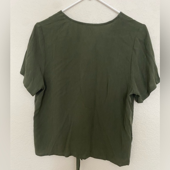 Market & Spruce Button Up Blouse - Picture 2 of 4